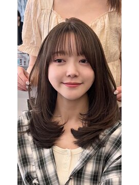 ビュー トウキョウ(VIEW TOKYO) レイヤーカット ミディアムレイヤー 顔周りカット