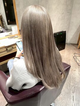 アフィナー(Afinar) 【横浜駅/横浜西口】ホワイトアッシュ