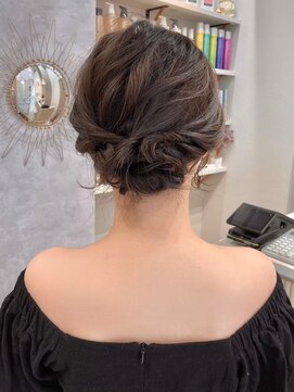 ポジ(poji) 韓国風　髪質改善カラー　顔まわり　レイヤー　ミディアム　艶髪