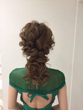 ヘアイズム ブランシュ(hair-ism BLanCHe) ローポニー