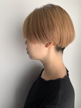 イズ(iss) 刈り上げ女子　前髪あり　マッシュ