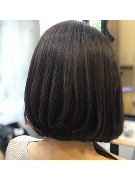 ロジ(ROGI) 質感抜群ボブ