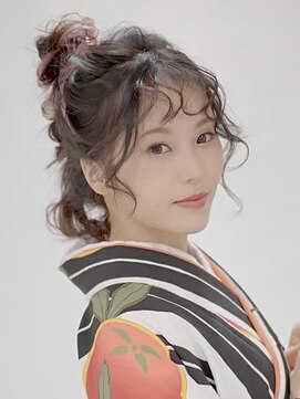 リディア 新宿東口店(Rydia) ガーリーバングのお団子ポニーテールアレンジ★卒業式 成人式