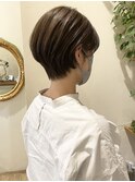オリーブベージュ×ショートボブ