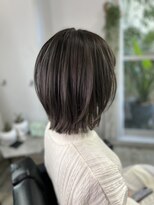 ツムグ 代官山店(TUMUGU)&nbsp;白髪ぼかしアッシュブラックミントアッシュ×小顔ショートボブ