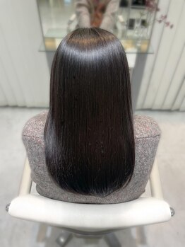 ユウヘアー 師勝店(U Hair)の写真/【Aujua/素材を大切に】お悩みに寄り添い、理想以上を叶えるヘアケア商品多数ご用意♪輝く艶髪に。