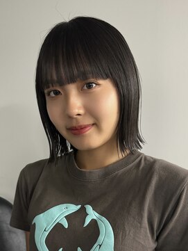 ラフ 新宿(Laff) 切りっぱなしボブ　黒髪スタイル　髪質改善　縮毛矯正　ミニボブ