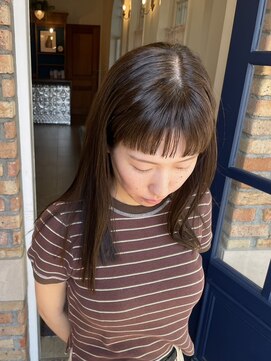 ココロヘアー マド(Cocolo hair MADO) オン眉×艶髪ストレートヘアー