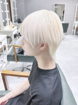 デイズ(days) ホワイトブロンドウルフヘアカット