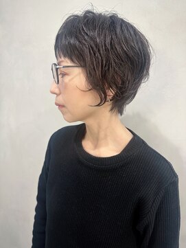 【shima】パーマをいかしたショートボブ
