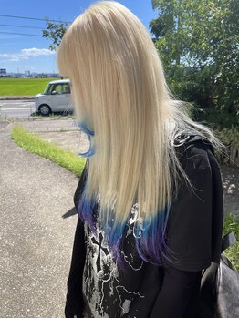 ロウダ(ROWDA)の写真/なりたい色が見つかる！ハイトーンの遊びカラーならお任せ♪しっかりカウセリングで徹底サポート◎