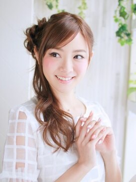 ヘアメイク ナル(hair make nalu) ロングヘアーに人気のパーティーアップスタイル