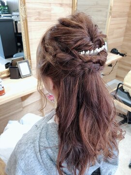 レガロ(REGARO) 編み込みハーフアップ