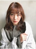 顔まわりのレイヤーで柔らかミディアム♪