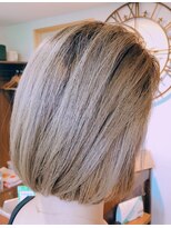 クローバー(CLOVER)&nbsp;夏らしくブリーチ×ホワイトベージュ♪