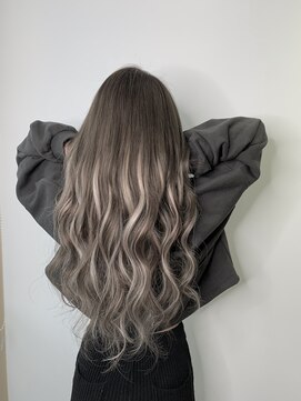 ビセ(VISE) ★人気No.1エクステハイライト・まるで地毛のようなロングヘア