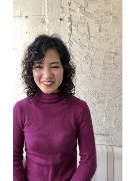 ペネロープ(Penelope) ［新宿］スパイラルパーマ/ウェービー/カーリー　担当　夕島