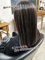 O&nbsp;黒髪暗髪+ハイライトホワイトベージュ×ストレートロング