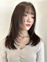 サクラ オモテサンドウ(SAKURA)&nbsp;ストレートアイロンで決めるワンホンレイヤーカット×グレージュ