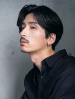 自然な毛流れでラフにキマるセンターパート×ニュアンスパーマ