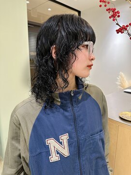 ホロ(hollo) ウルフレイヤーパーマプードルパーマミディアムパーマ