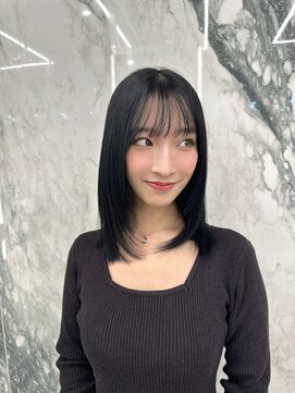 ウルスバイバレット 銀座(Urus by VALETTE) 【ブルーブラック×顔まわりレイヤー×髪質改善】