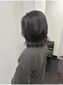 エメラルドグリーンのイヤリングカラー