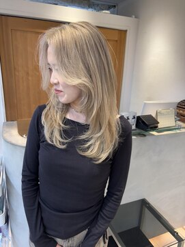 テトラ バイ ネオリーブ 横浜西口店(tetra by neolive) ブロンド ホワイトベージュ ロングレイヤー ブリーチ 横浜★