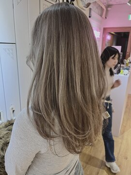 アヴァンス 天王寺店(AVANCE.) レイヤーカット×ホワイトベージュ