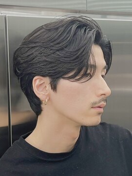 フィフス(fifth) 原宿メンズパーマフェザーパーマセンターパートガイルヘア20代
