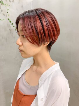 テトヘアー(teto hair) ハンサムショート、ピンクベージュ、前下がりショート