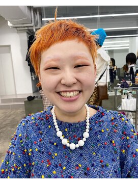 レコ 渋谷(LECO) オレンジでハイレイヤーの高園さん