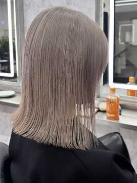 ジェプシー(JPCY) 切りっぱなしボブ/グレージュ/シルバーベージュ