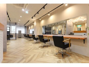 Agu hair Lumiere. 浦和店【アグ ヘアー ルミエール】