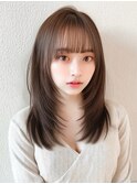 ぱっつん前髪小顔顔まわりミディアムレイヤーカットストレート