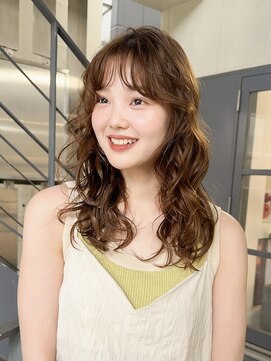 ジョエミバイアンアミ(joemi by Un ami) ロングパーマ / レイヤーパーマ / オリーブベージュ