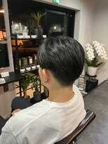 モノ(MONO.)&nbsp;センターパートスタイル