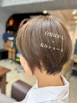 ラブリッシュ(LOVERICHE) 透明感 白髪ぼかし 丸みショート【浜崎】