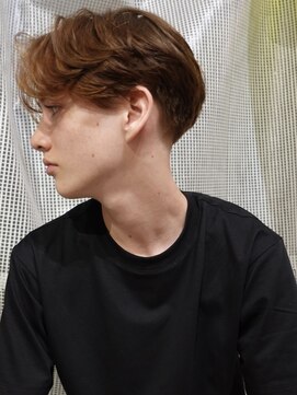 ノラ シブヤ(NORA) センターパートニュアンスパーマ海外風パーマテーパーフェード