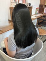 ヘアーアイストゥーレ(HAIR ICI TRE)&nbsp;透明感オリーブカラー小顔レイヤーカット夏カラー担当渡辺聖