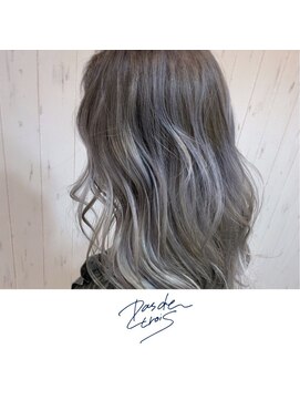 パドトロワ(Pas de trois) 新潟駅南口×シルバーグレー×グラデーションカラー×ホワイト