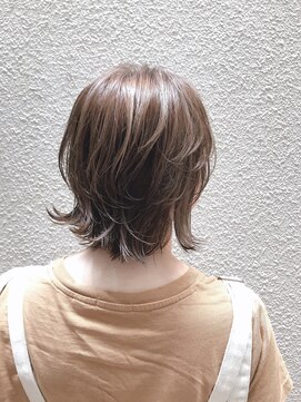 コニ(Coni) ♪Coni♪伸ばしかけにもオススメ！ウルフボブ