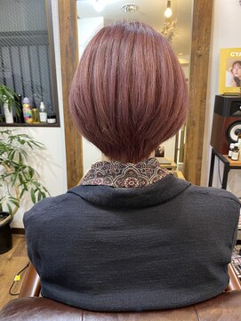 キイヒ(kiihi) ピンクのショートボブ