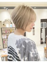 バンプ ギンザ(BUMP GINZA)&nbsp;《30代40代》白髪ぼかしハイライト×前下がりボブ【イケダ】