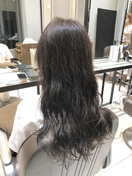 ネオリーブギンザ 銀座店(Neolive GINZA) 低温デジタルパーマで作るロングウェーブヘア