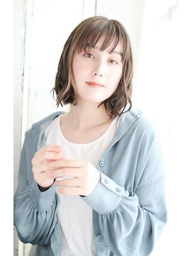 シュシュット(chouchoute) 大人かわいいこなれ美髪ミディホワイトグレージュネビージュ/049