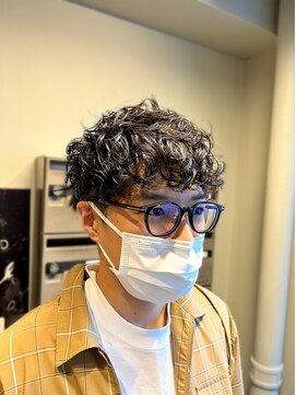 ミリオンバックス 上野(Million Bucks) ツーブロ/スパイラルパーマ[メンズ/上野]