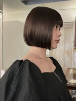 アンプラグド(unplugged)&nbsp;オリーブベージュの切りっぱなしボブ