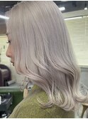 レイヤーボブハイライトブリーチレイヤーハイトーングレージュ