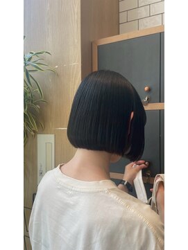 ロロネー 森ノ宮キューズモール(Lolonois) 【Lolonois森ノ宮】顎下ぷっつんボブ(久田凜)